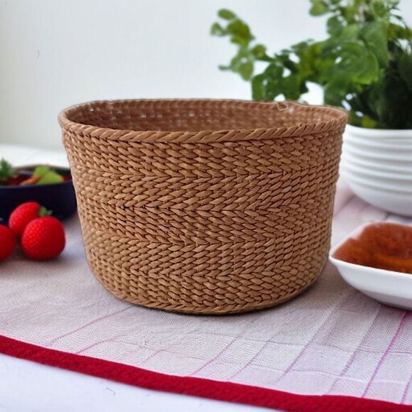 Vintage MINI Sweet Grass Basket Finely Woven Round Trinkets Bohemian Natural - Picture 1 of 15